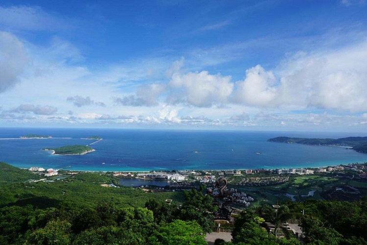 怎样在热带天堂岛屿上度过一次经济实惠的度假