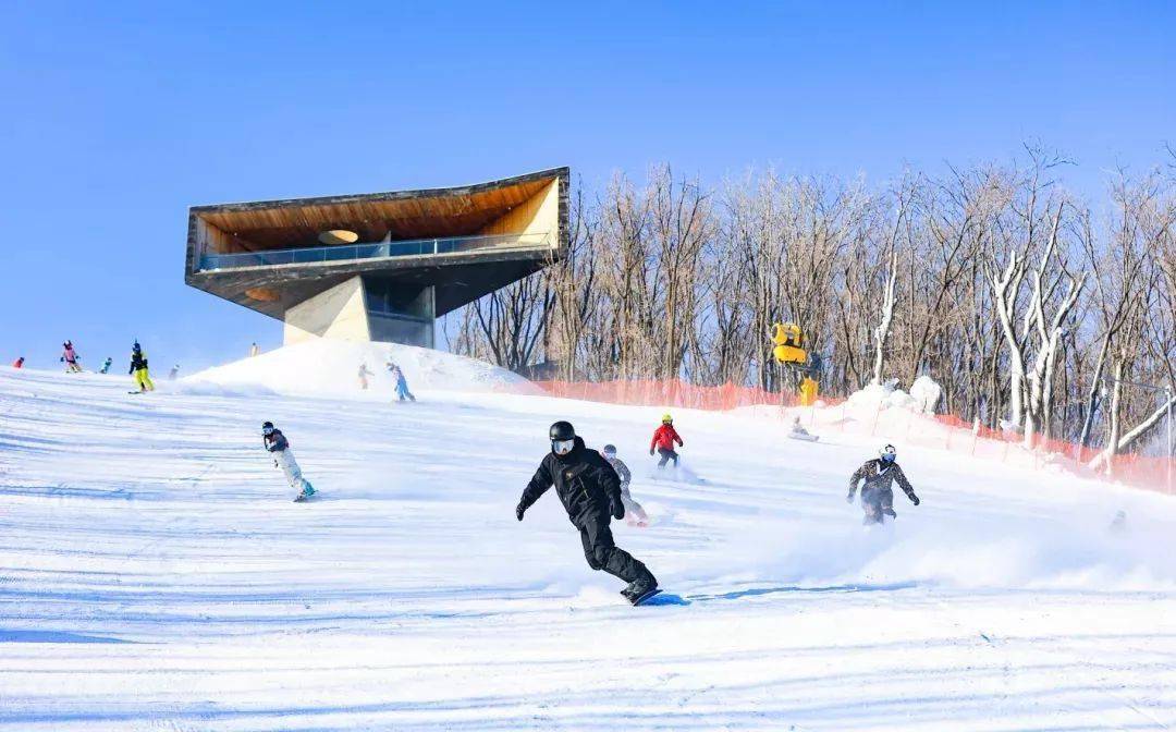 在滑雪旺季前预订度假胜地有什么好处