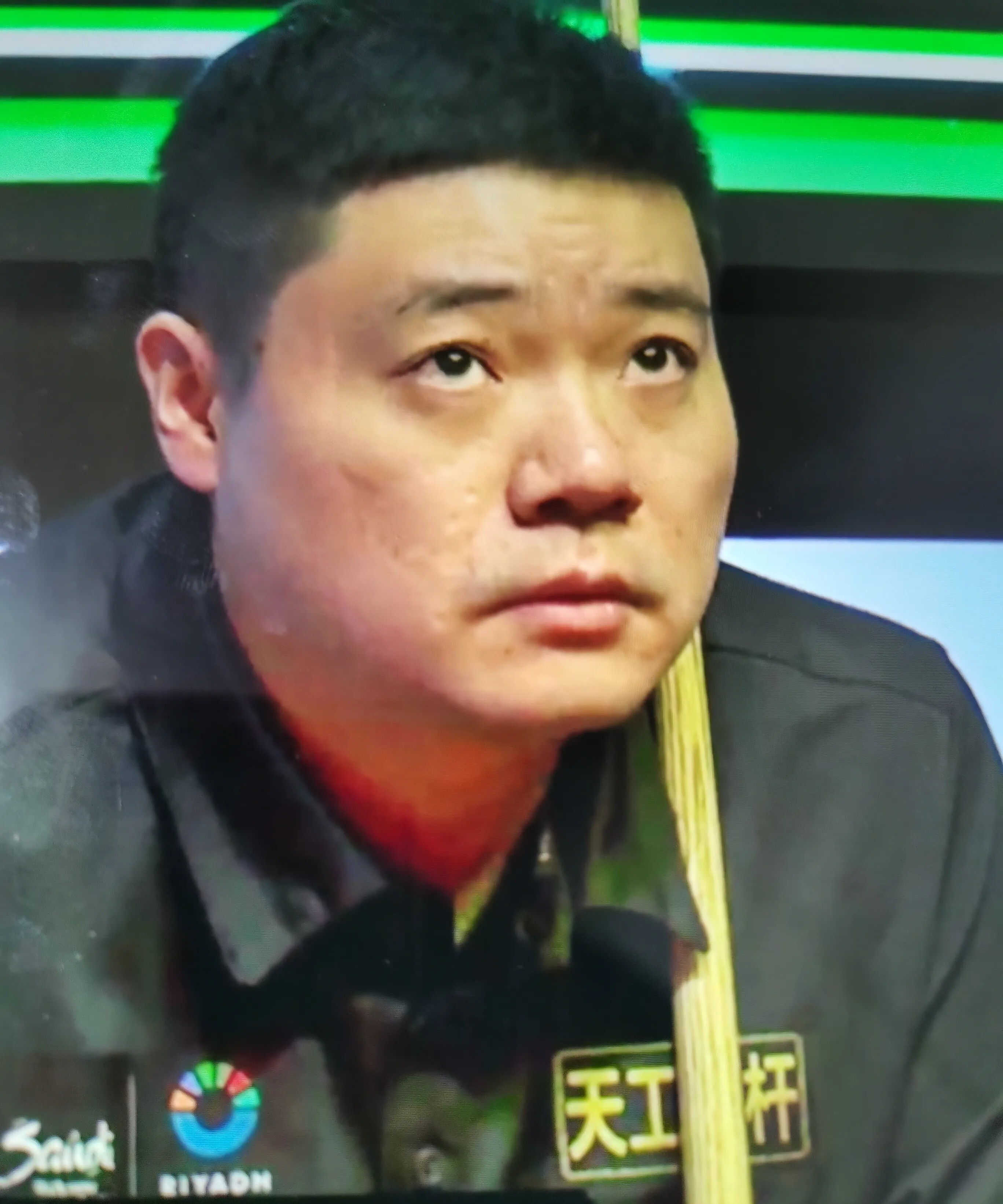 塞尔维亚击剑队在团体比赛中大胜对手